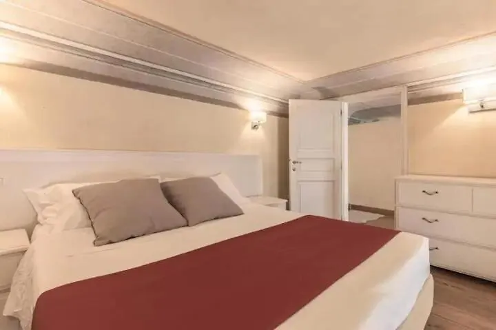 Albizi Giotto Apt 105 Florence Italy