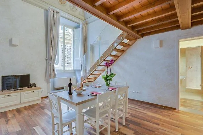 Albizi Giotto Apt 105 Florence Apartment